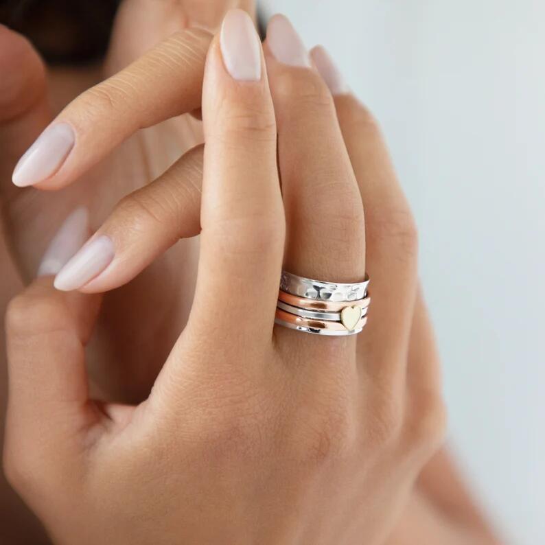 Vintage Heart Rotating Ring